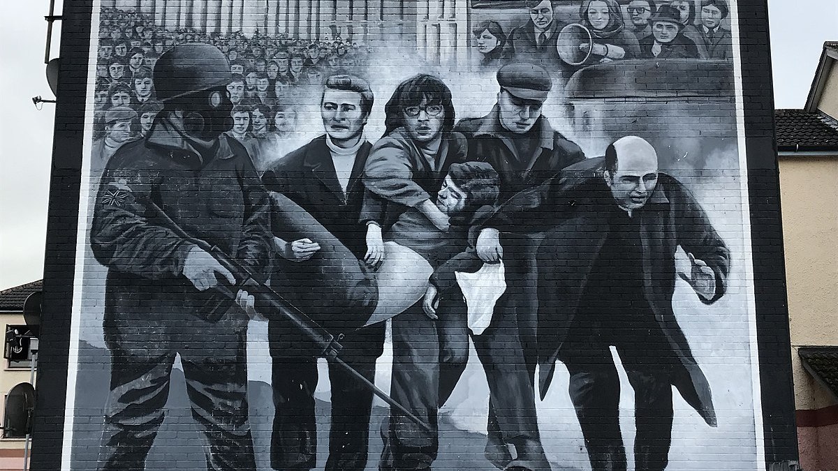 Mural upamiętniający zabitych podczas demonstracji republikańskiej w Belfaście Fot. Payton Walton