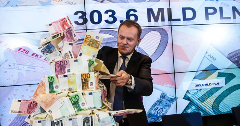 Zdjęcie z konferencji prasowej Donalda Tuska z 2013 roku Fot. Platforma Obywatelska/flickr.com