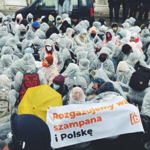 Kolektyw Bombelki blokuje ulicę Wiednia podczas Europejskiej Konferencji Gazowej.
