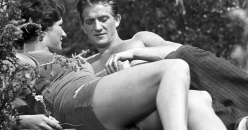 Teresa Szmigielówna i Józef Nowak w filmie „Celuloza" w reż. Jerzego Kawalerowicza. Fot. Mieczysław Bielous/Filmoteka Narodowa